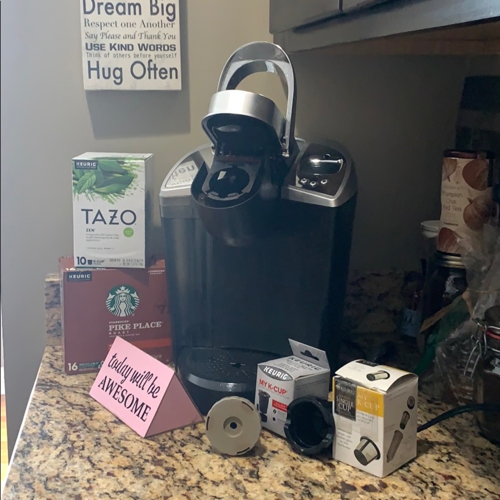 *Feature* Keurig Coffeemaker, Filters, & K-cups - Picture 2 of 3